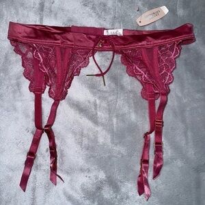 Victoria's Secret Dream Angels Lace Satin Garter Belt in Pink Size XS/S NWT